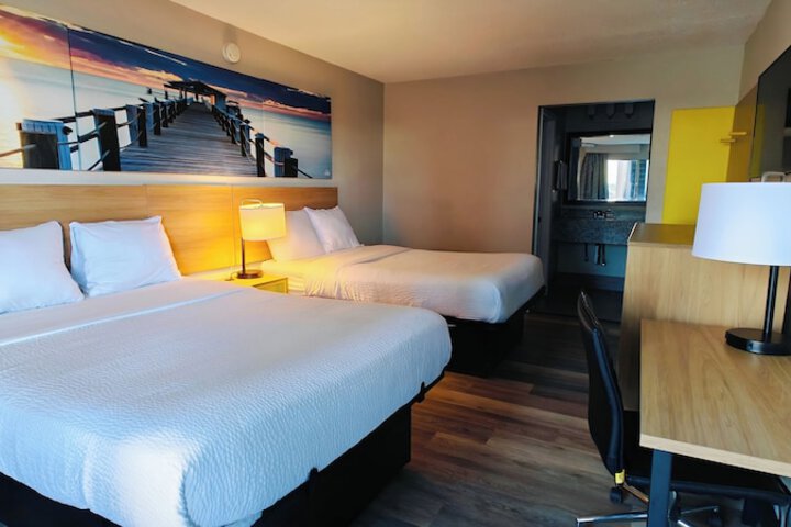 2 Double Beds (1 of 5)