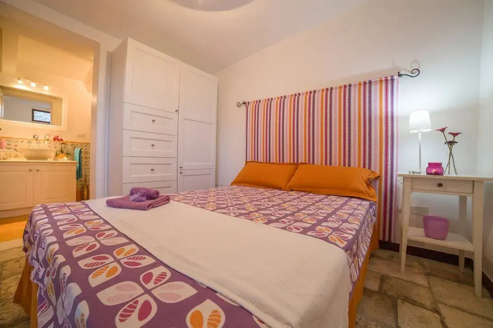 Room 2 of 15