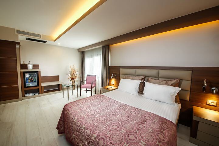 Room 9 of 30