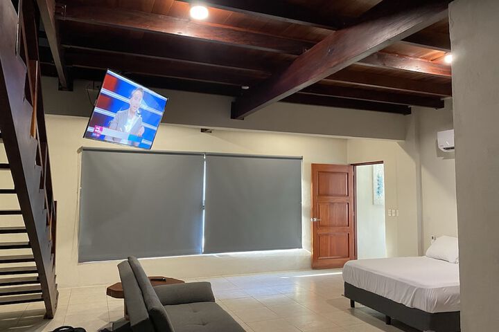 Room 27 of 73