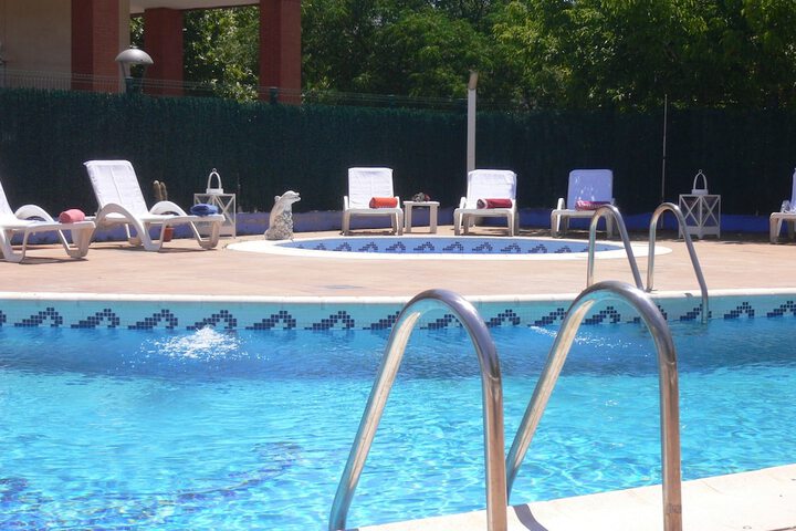 Pools & Facilities