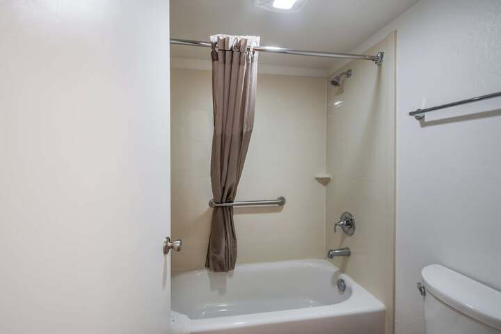2 Double Beds (1 of 8)
