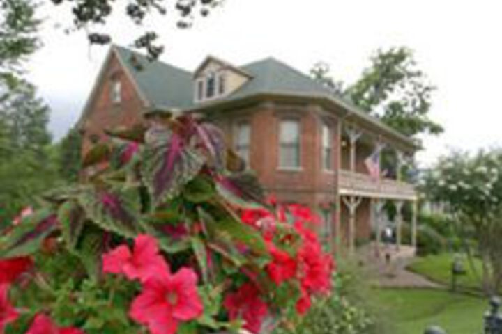 Hotel Exterior 20 of 40