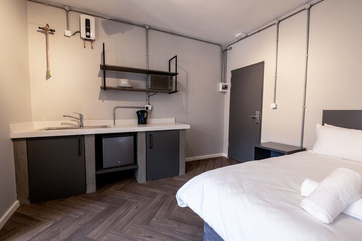 Room 18 of 42
