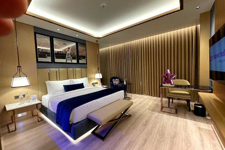 Room 8 of 44