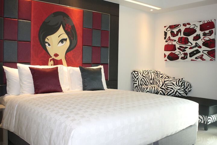 Room 2 of 130