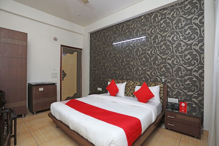 Room 5 of 19