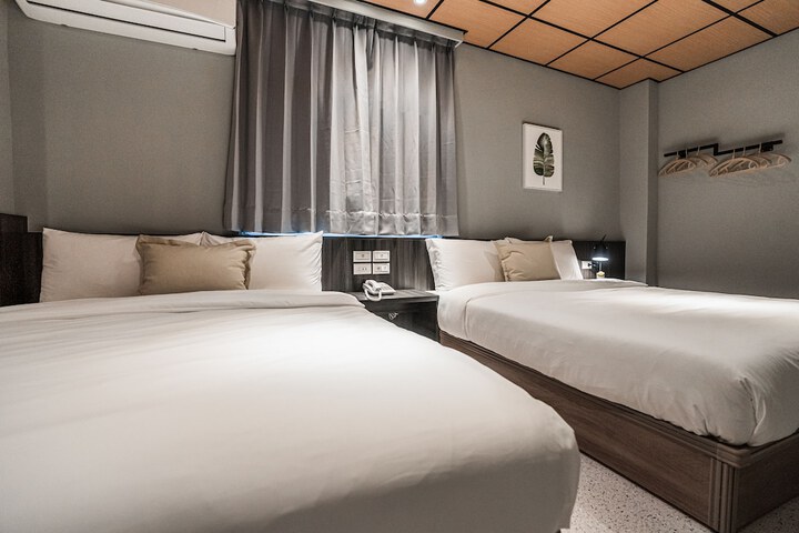 Room 18 of 42