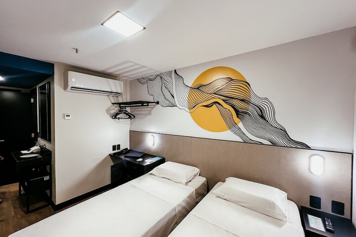 Room 13 of 23