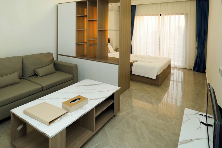 Room 10 of 65