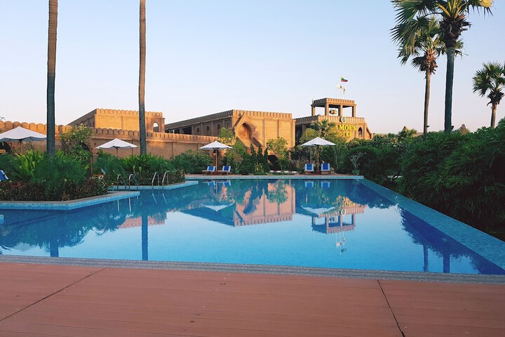 Pool 15 of 60