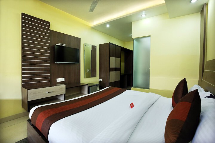Room 8 of 31