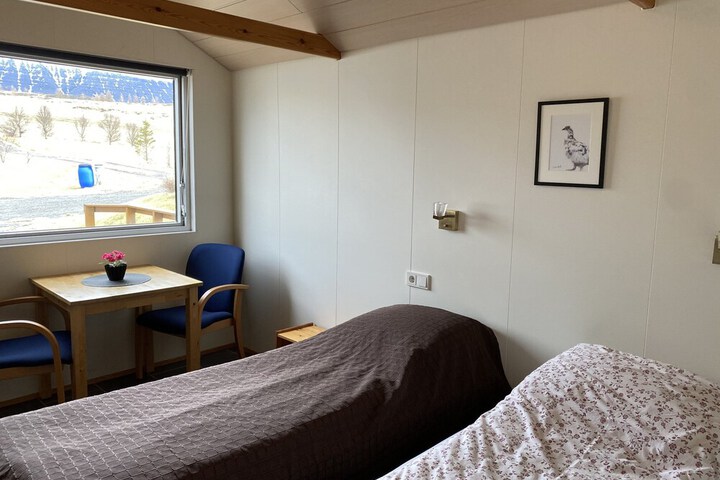 Room 2 of 51