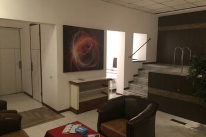 Room 48 of 61
