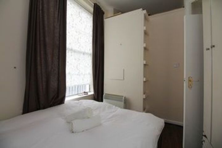 Room 4 of 21