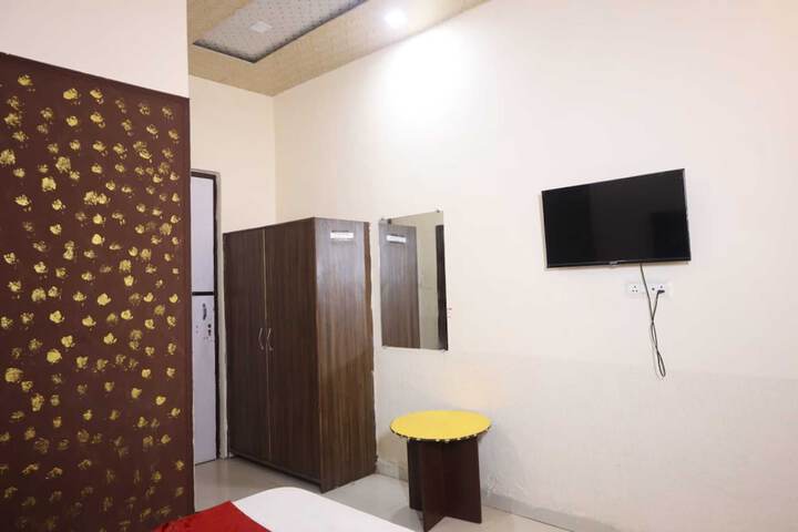 Room 10 of 35