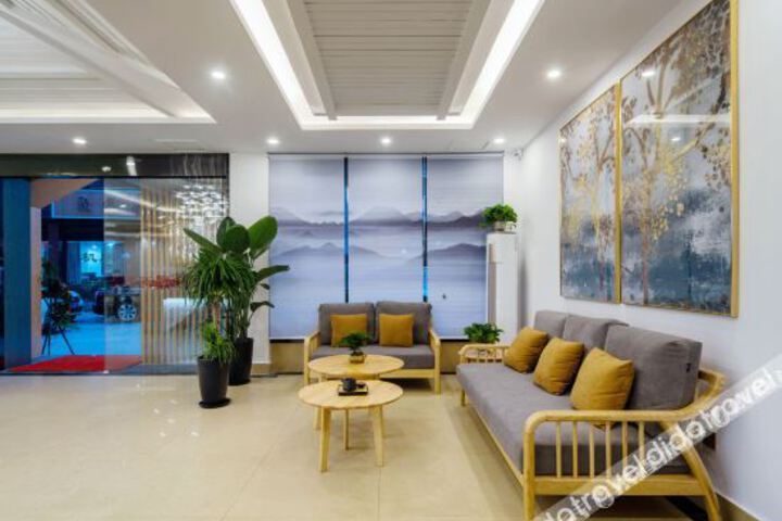 Hotel Interior 9 of 20