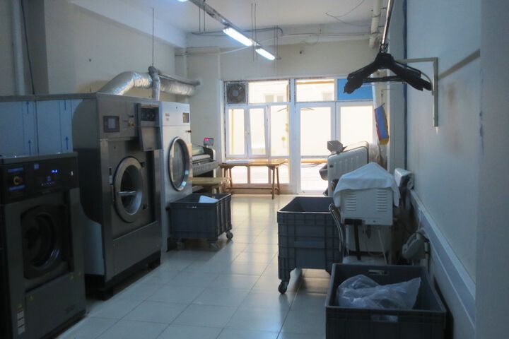 Laundry 24 of 43