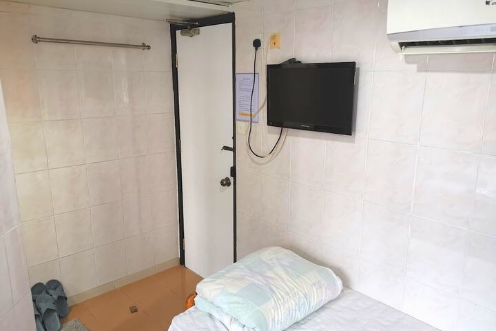 Room 20 of 31