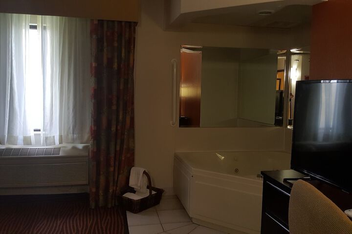 1 King Bed (21 of 35)