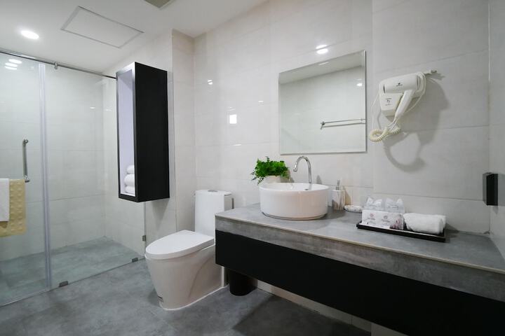 Room 14 of 22