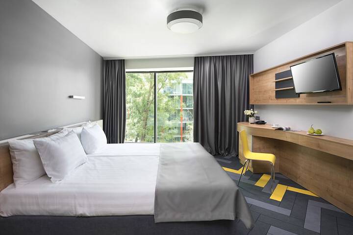 Room 4 of 38