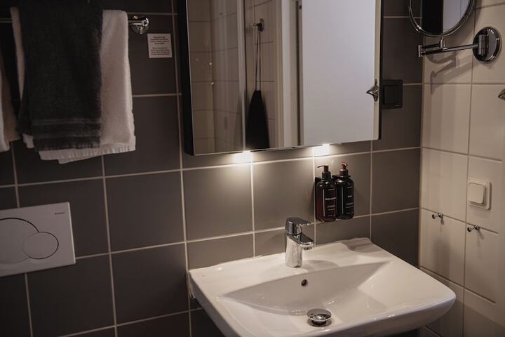 Room 70 of 114