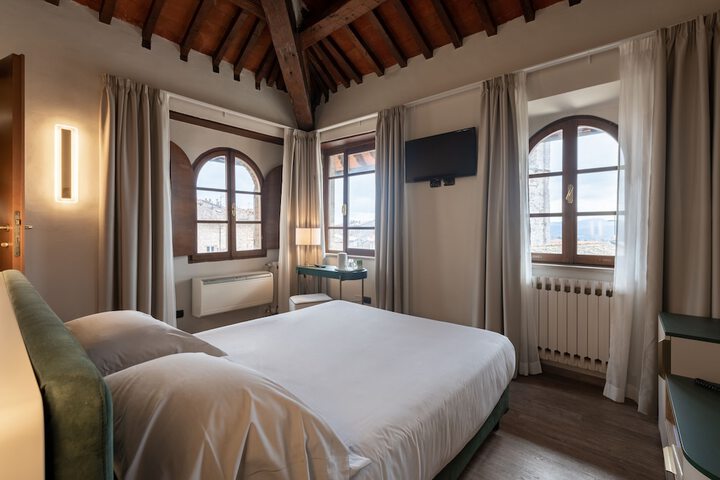 Room 13 of 47