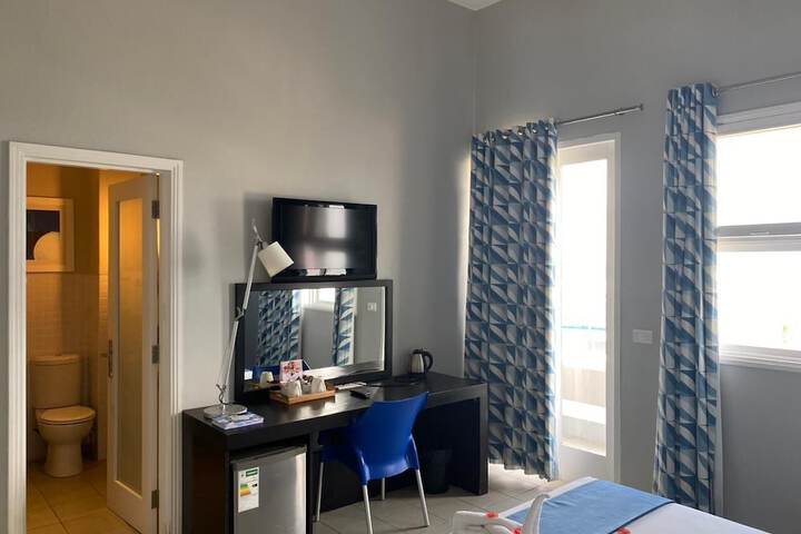Room 8 of 41