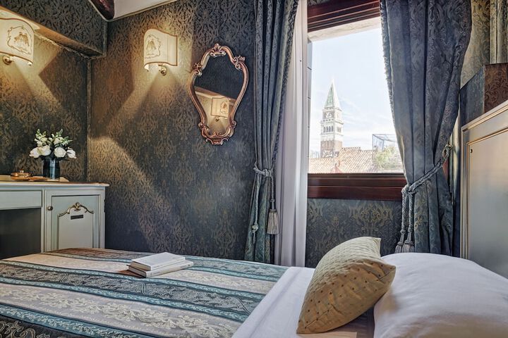Room 7 of 54