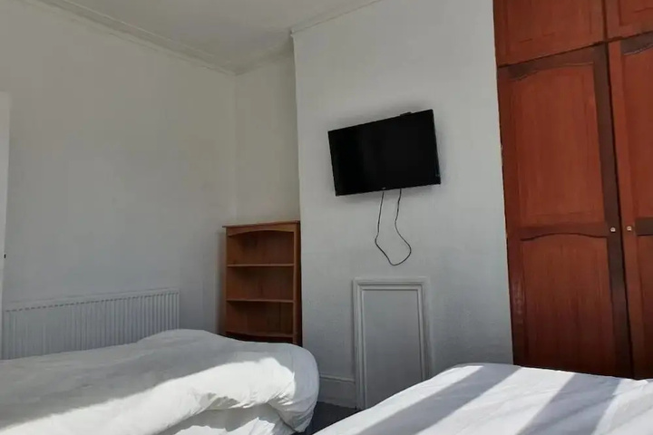 Room 15 of 15