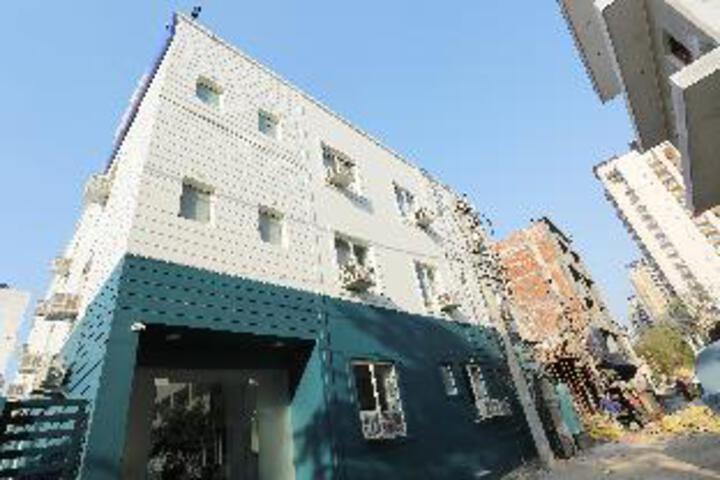SilverKey Executive Stays 19650 Huda Star Mall