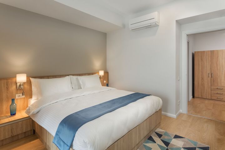 Room 2 of 36
