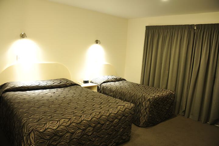 Room 2 of 36
