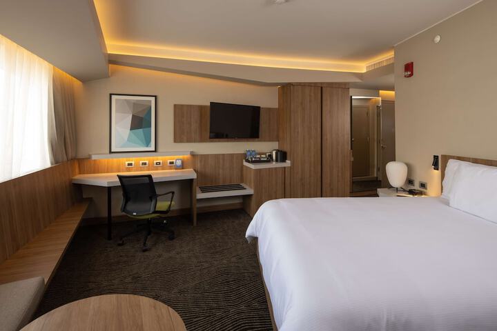 Room 34 of 77