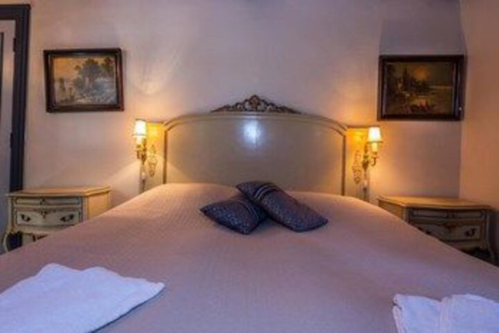 Room 21 of 33