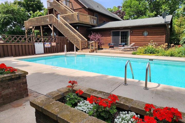 Pool 41 of 52