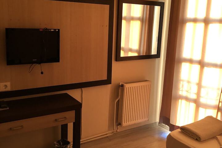 Room 14 of 30