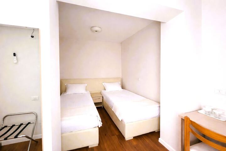 Room 17 of 85
