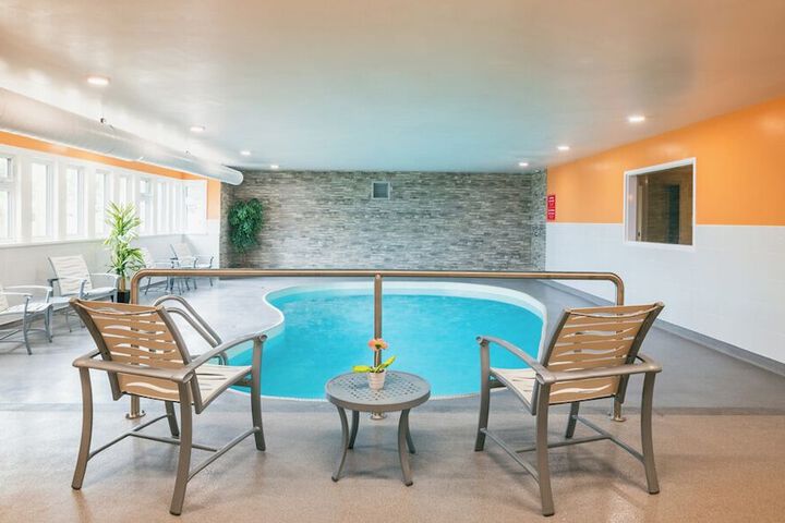 Hotel with Pool