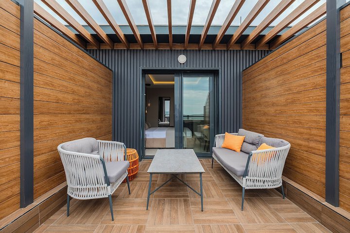Terrace/Patio 37 of 75