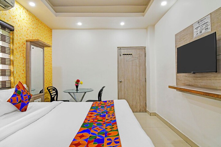 Room 12 of 24