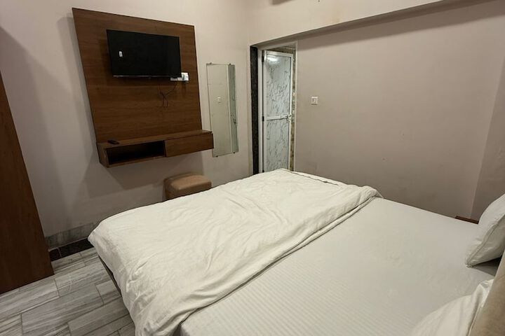 Room 2 of 14