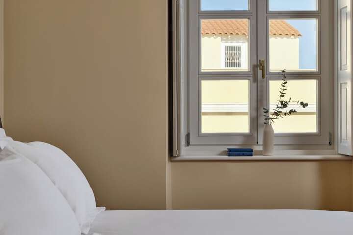 Room 76 of 206