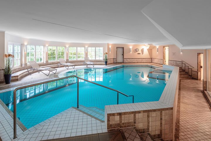 Hotel Pool