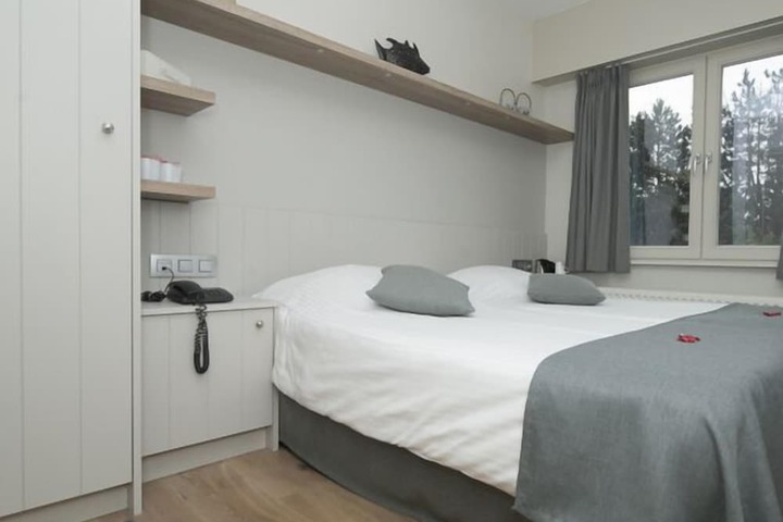 Room 6 of 21