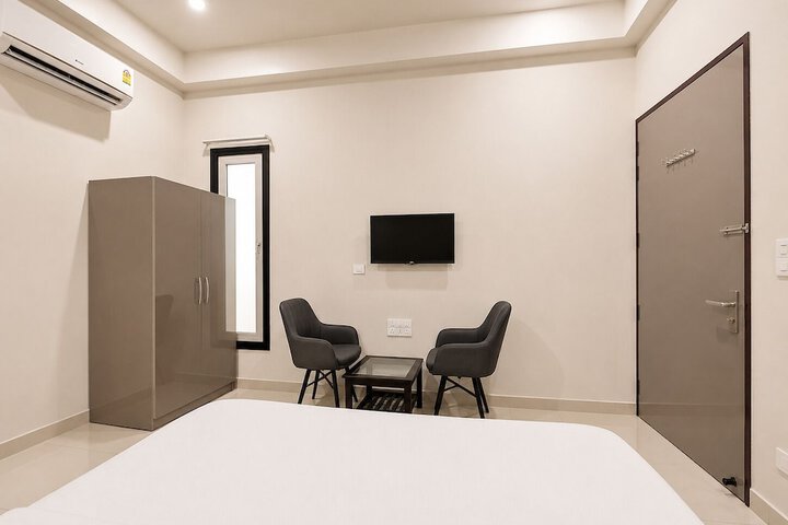 Room 11 of 35