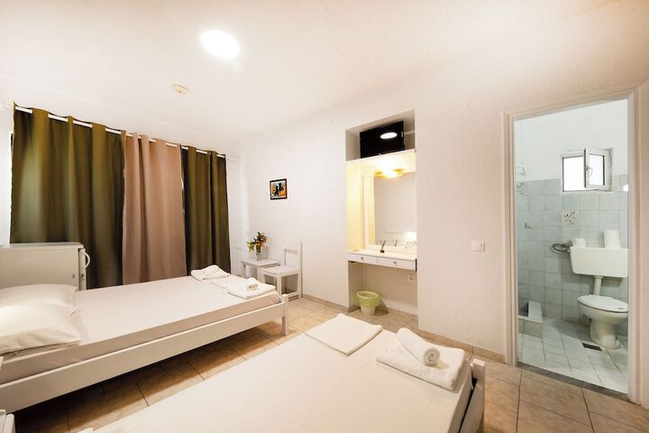 Room 25 of 44