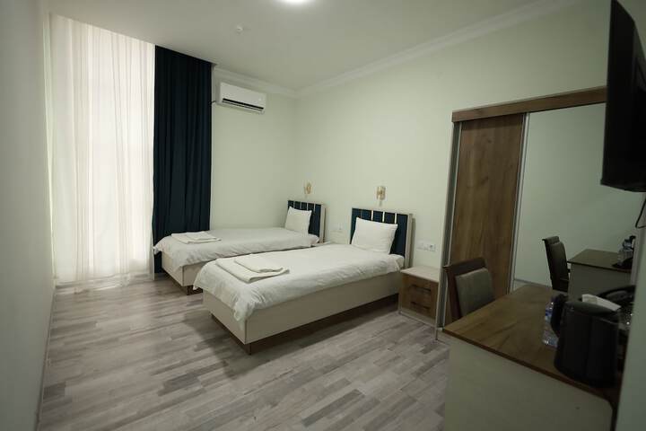 Room 8 of 29