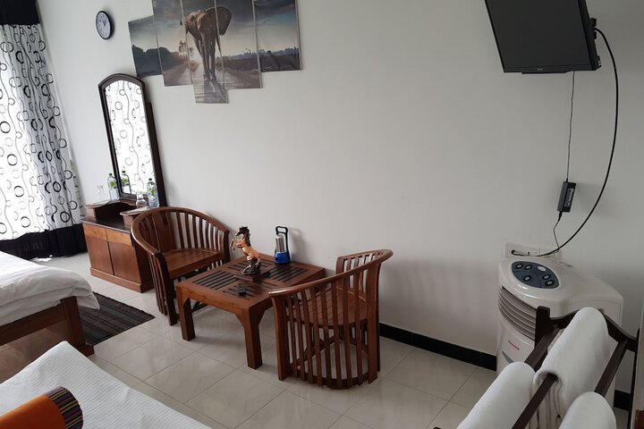Room 11 of 33